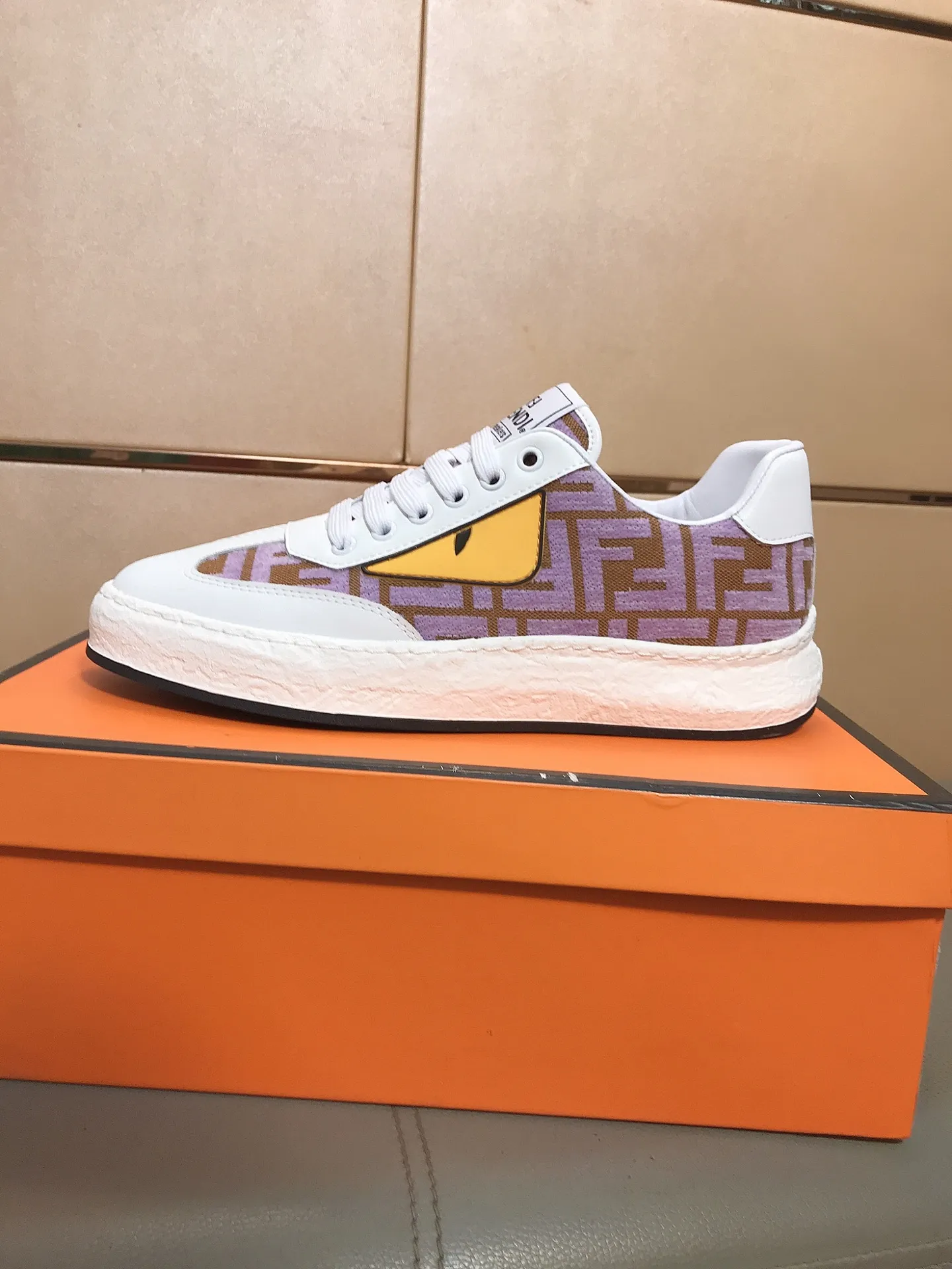 Men's Men's Shoes 230 🔆🔆👉Fendi [Fendi] Men's new low-top casual shoes are on the market🔥The shoe body is made of brand-specific printed fabric + cowhide, sheepskin foot pads, breathable and not covering the feet! Fashionable casual shoes 🙈Outsole is ultra-light, non-slip and wear-resistant👣 Standard size 38-44